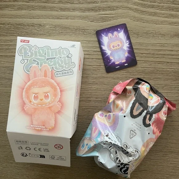 Pop Mart Big Into Energy - Labubu - Luck - Picture 3 of 6